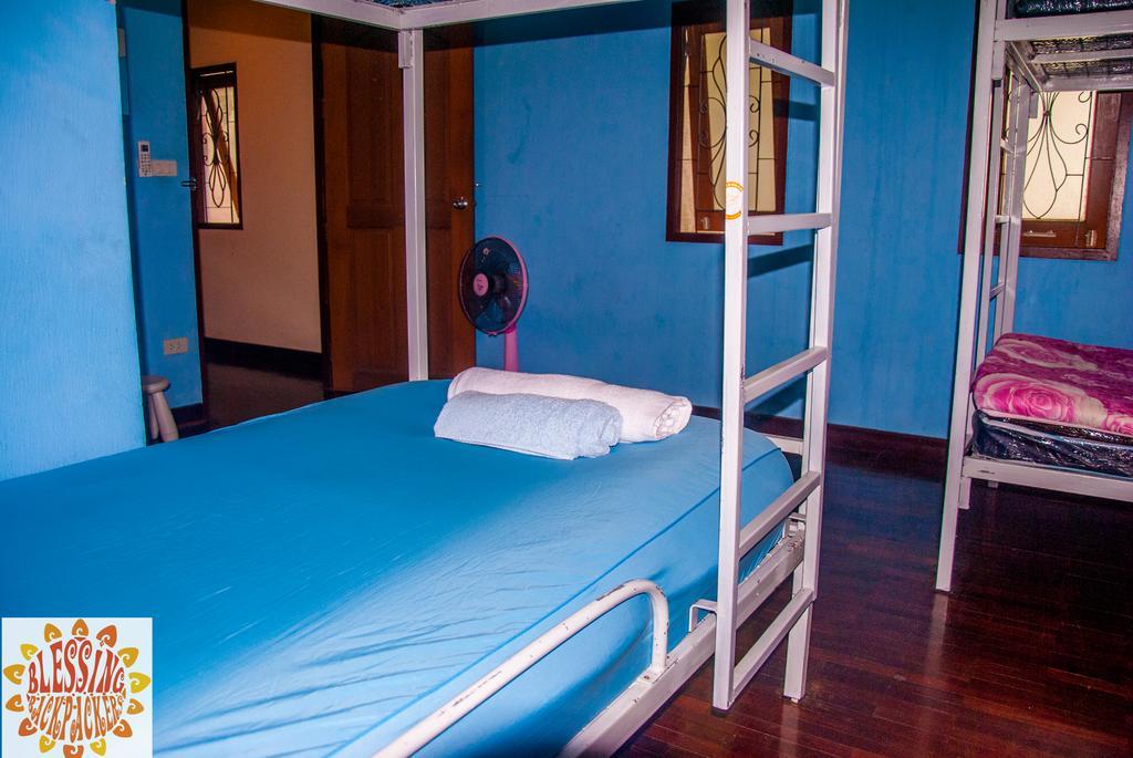 Blessing Backpackers Thongsala Exterior foto