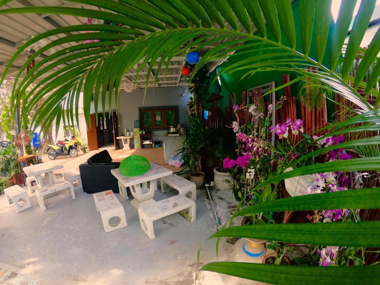 Blessing Backpackers Thongsala Exterior foto